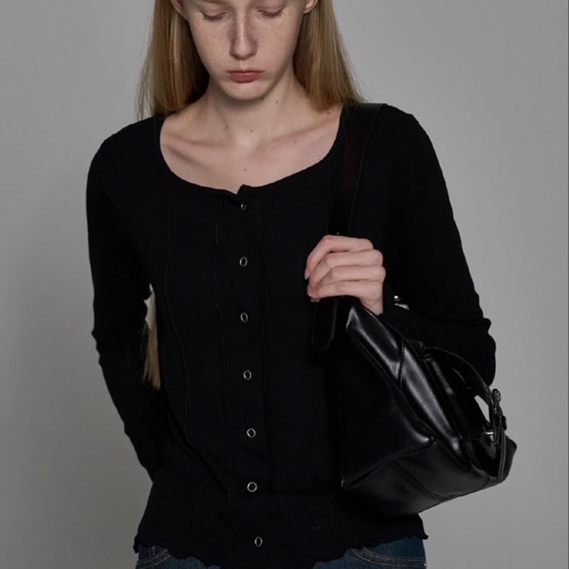 엘리오티 스퀘어 넥 가디건 블랙 상품이미지2