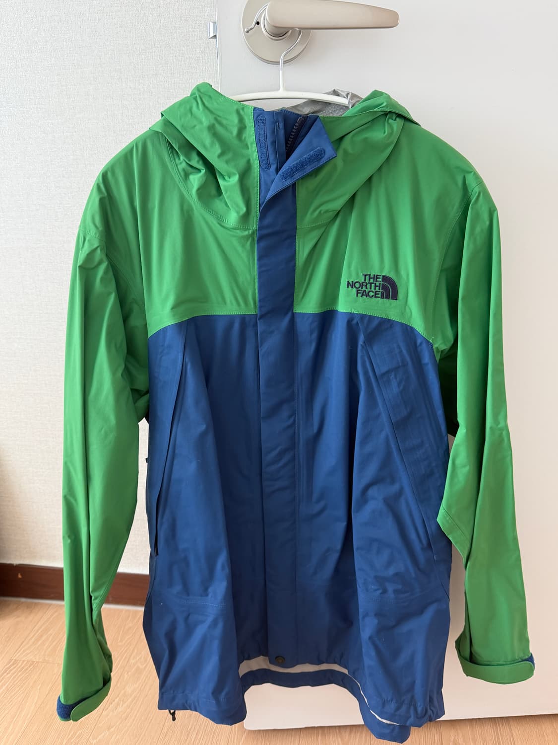 노스페이스 바람막이 M 상품이미지1