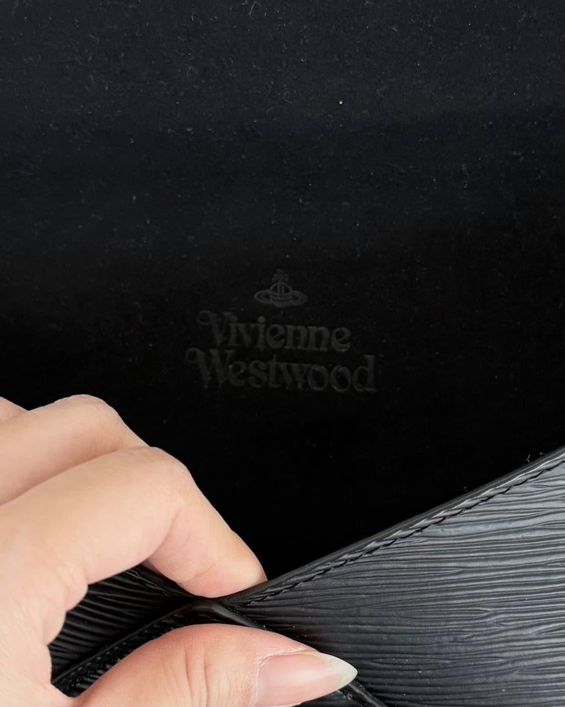 비비안 웨스트우드 블랙 엔벨롭 체인 클러치백 상품이미지7