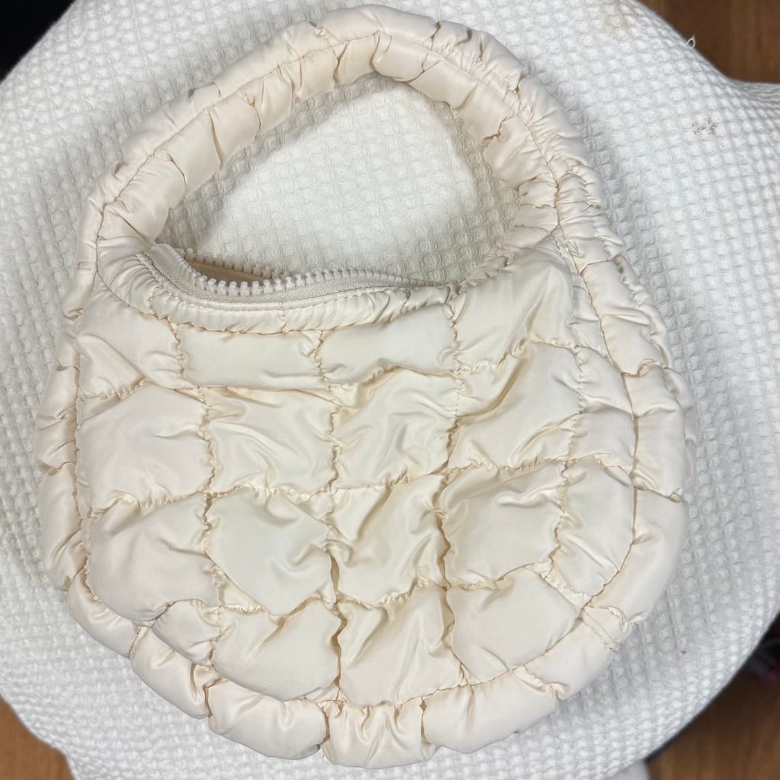 Cos 퀼티드 마이크로 백 에크루 상품이미지1