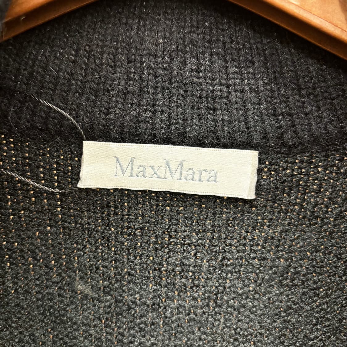 막스마라 니트 가디건 자켓 클래식 미니멀 테일러드 카라 포켓 디테일 블랙 상품이미지6