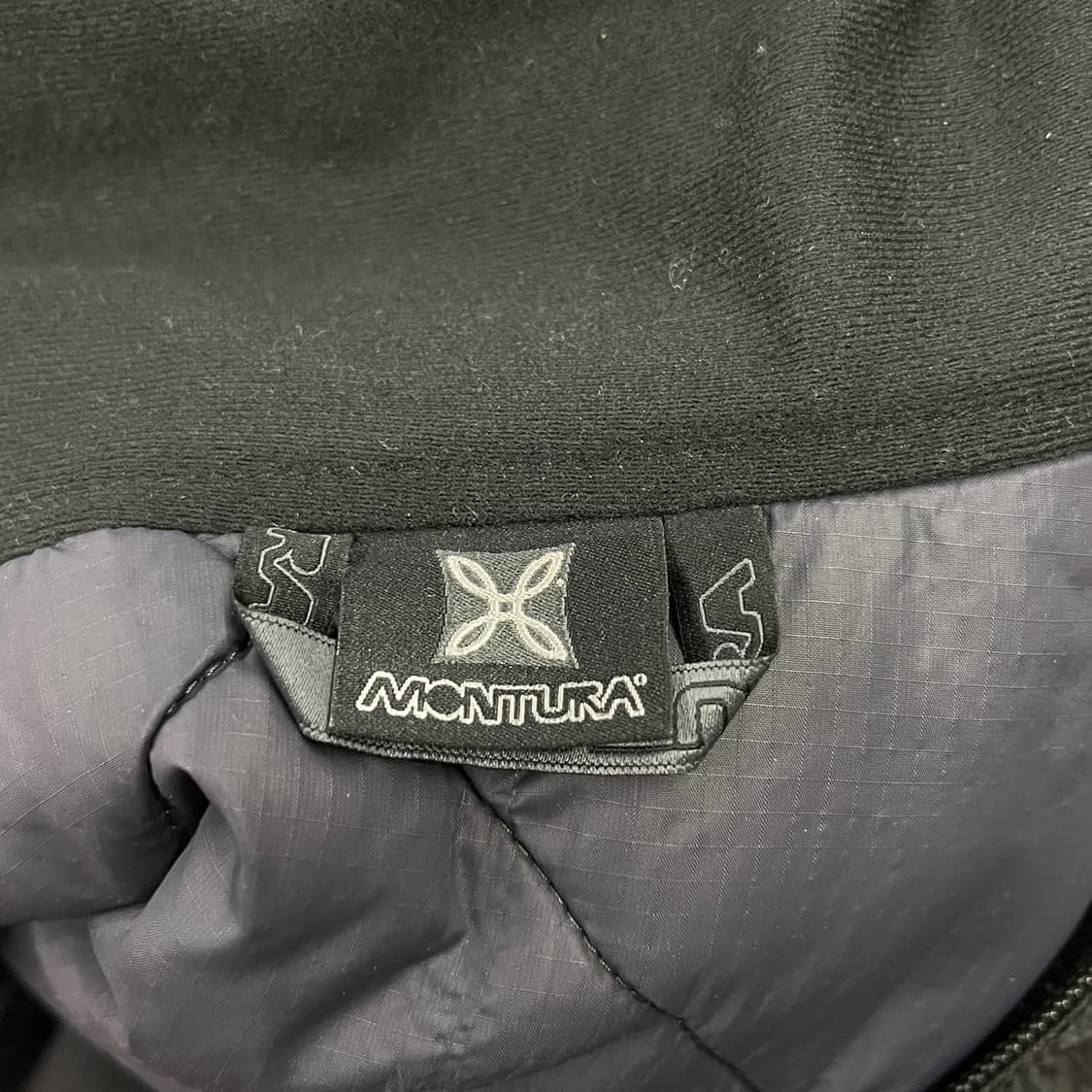 [정품/M] 몬츄라 경량패딩조끼 블랙 b16 상품이미지5