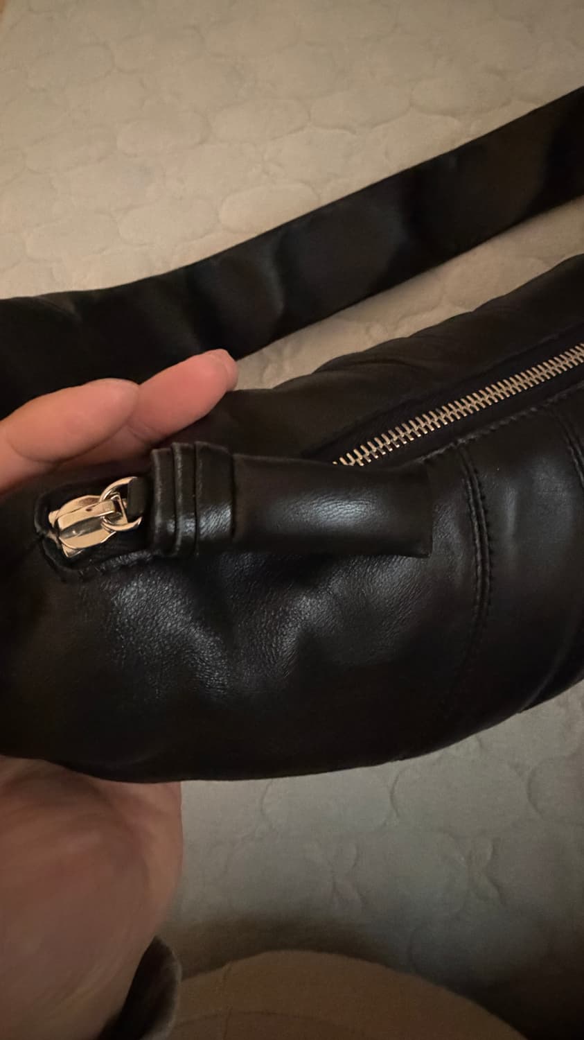 르메르 크로아상백 블랙 나파 M 사이즈 팝니다 상품이미지4