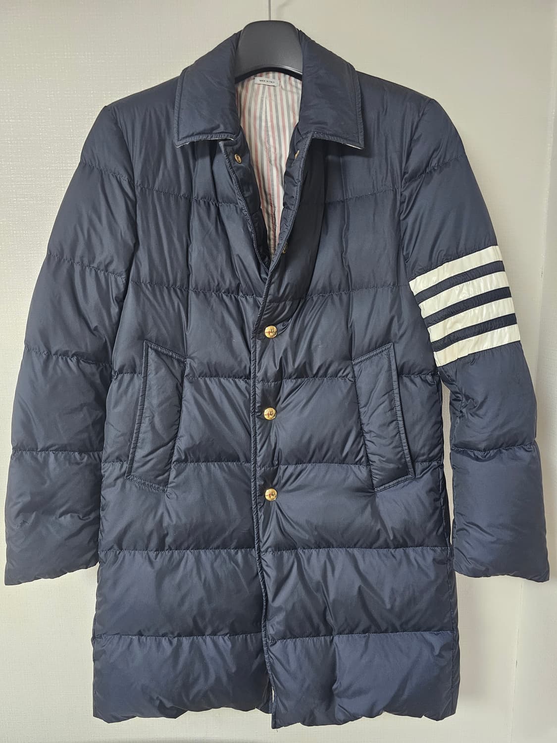 톰브라운 23fw 사선완장 다운 패딩 코트(최상급/오케이몰정품) 상품이미지1