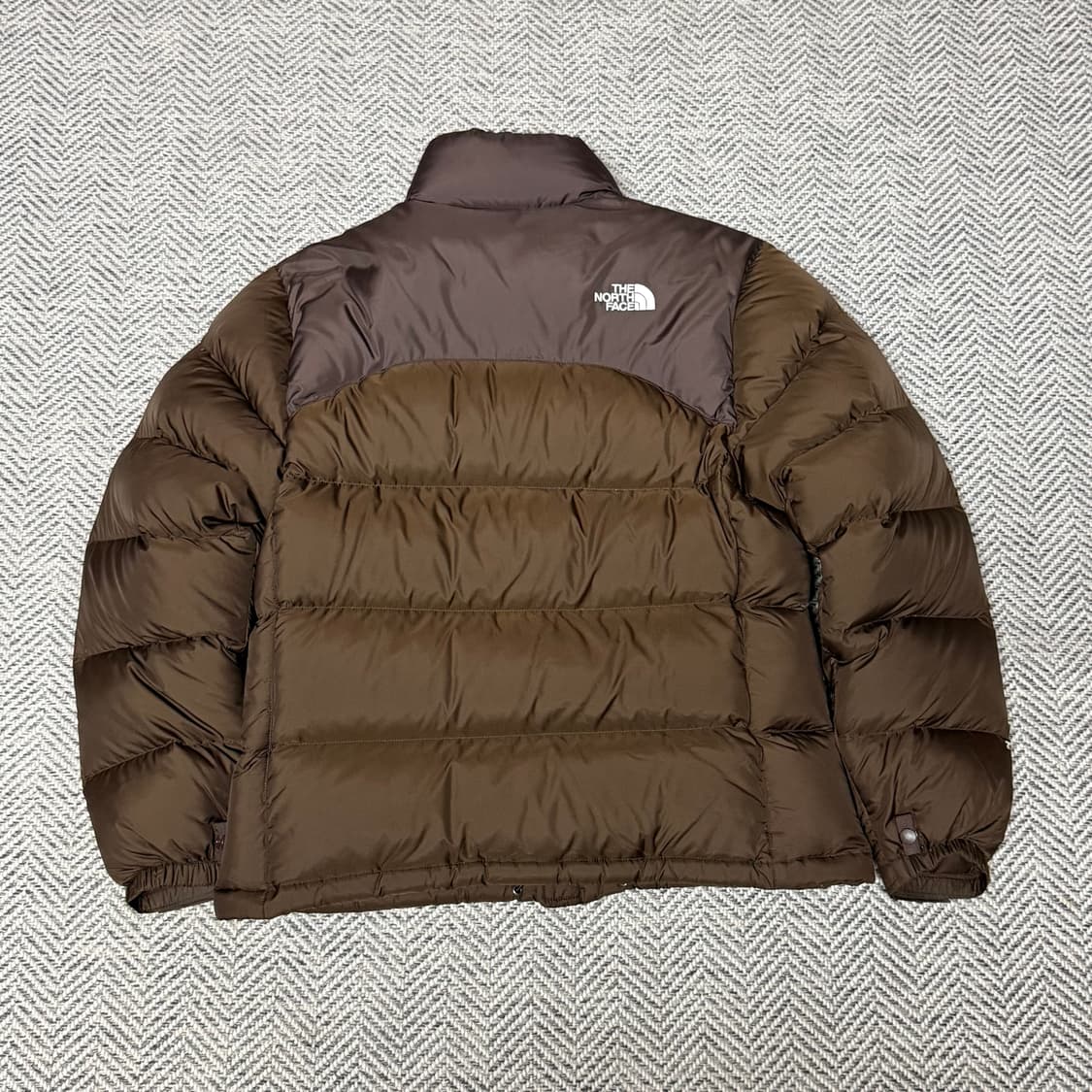 노스페이스 켄달제너 무광 초코 브라운 700 눕시 패딩 상품이미지2