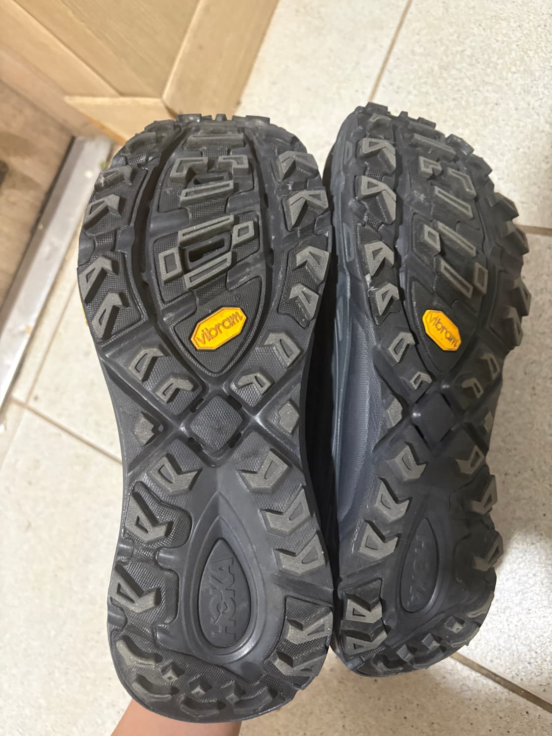 엑슬림 호카 (270,8.5 사이즈) 상품이미지3