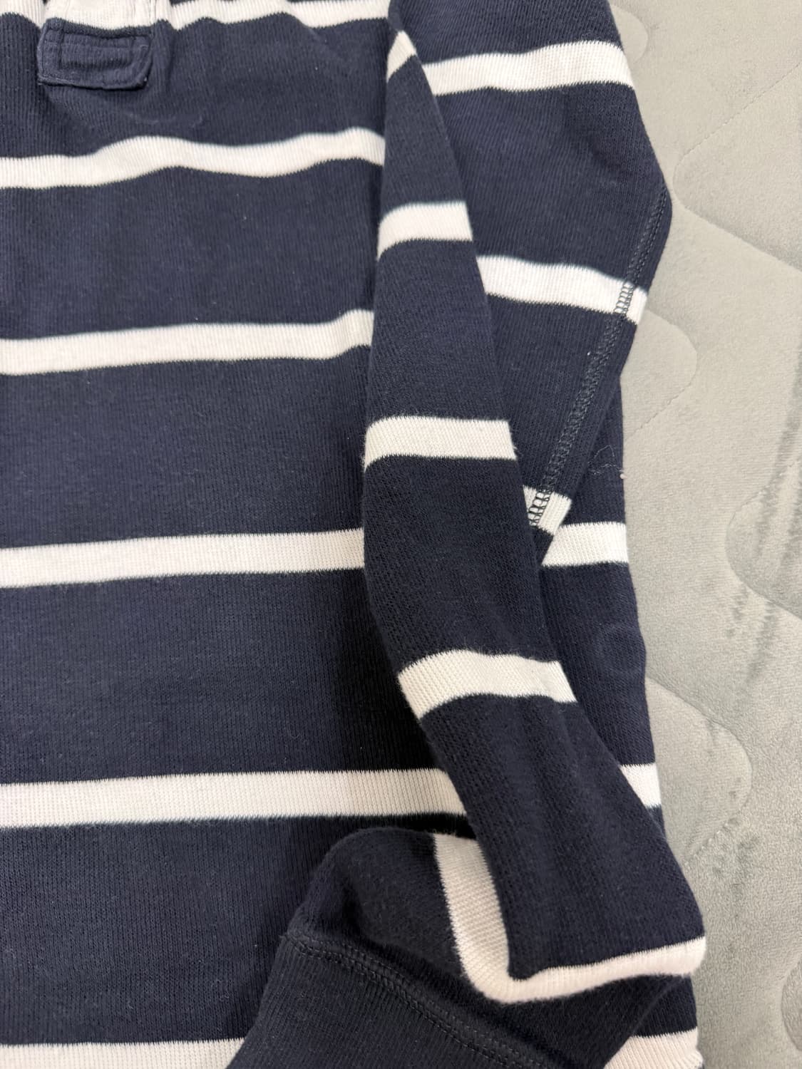 아베크롬비  스트라이프  새상품 인데  보관  미스  엄청  조금  흠? 상품이미지5