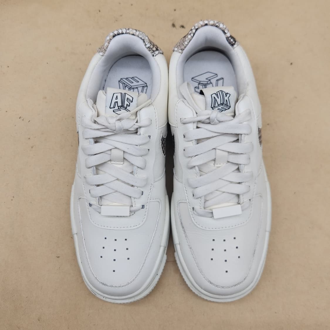 나이키 에어포스 1 픽셀 운동화 225 상품이미지2