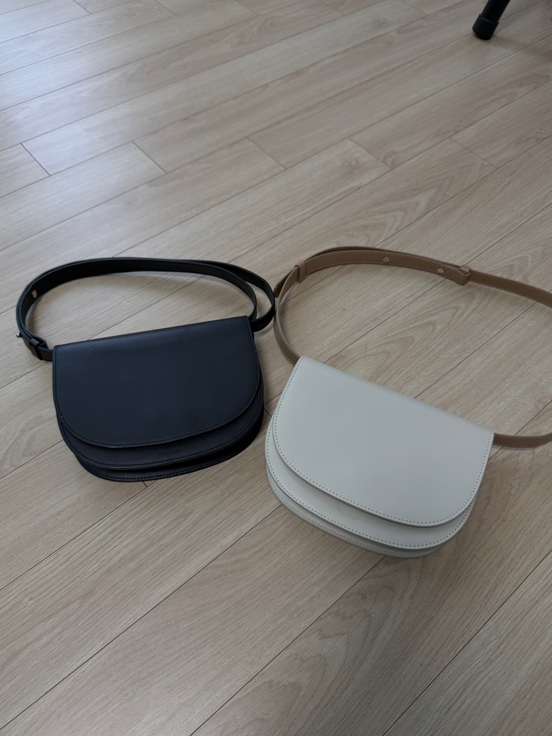 엘바테게브 미니백 아이보리/블랙 상품이미지1