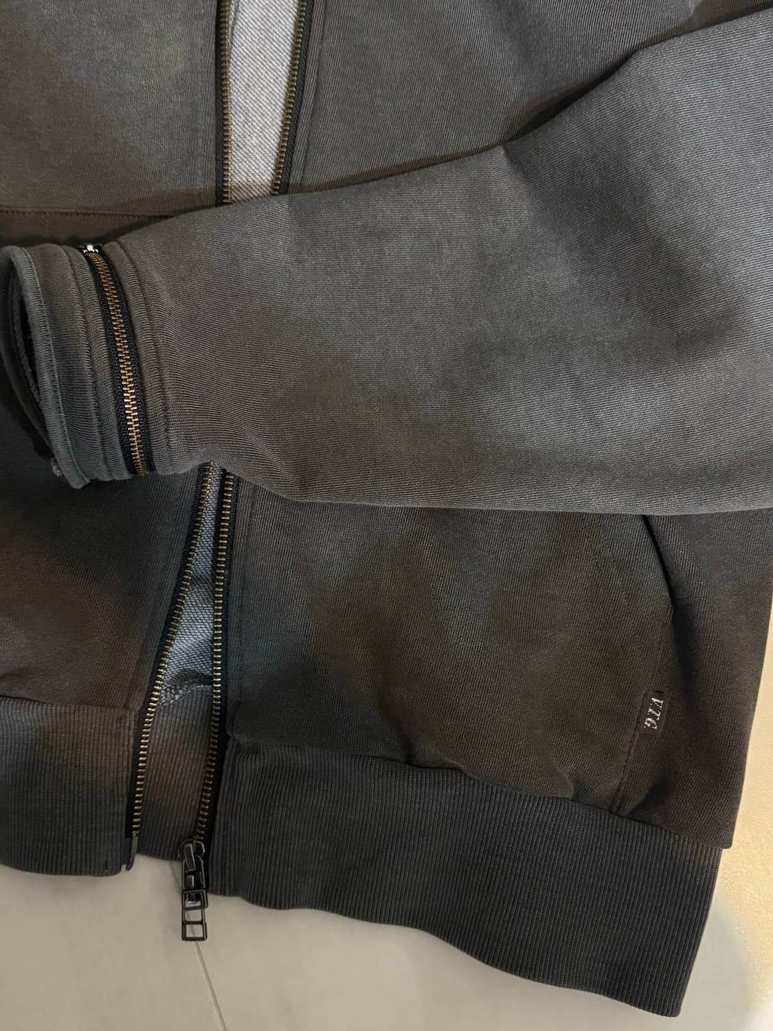 해칭룸 Boxer Zip Hoodie 상품이미지2