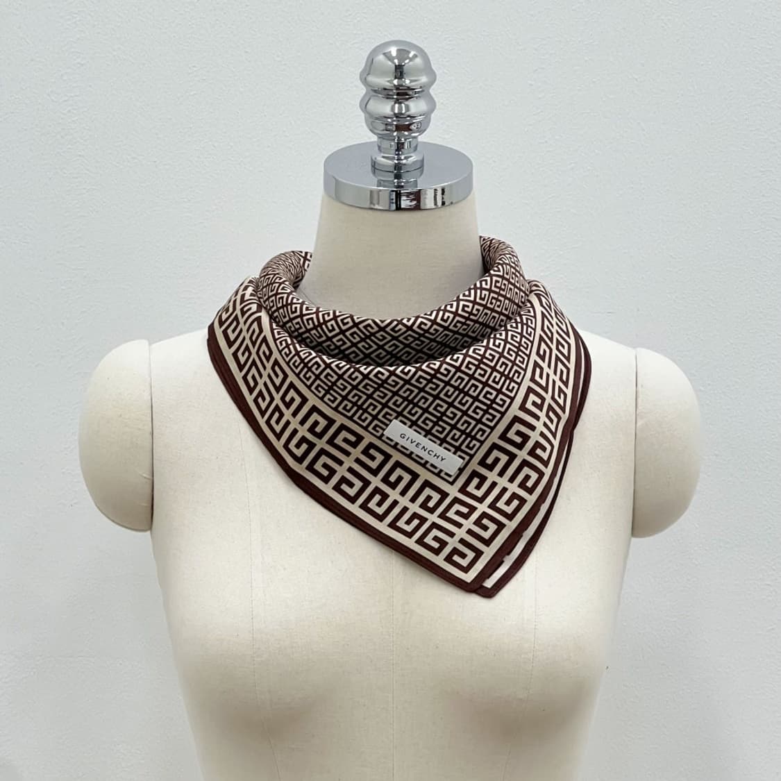 (새상품) givenchy / 지방시 쁘띠스카프 손수건 상품이미지8