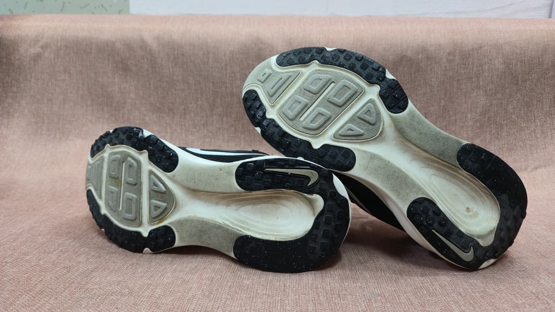 나이키 275mm-  줌 보메로 18 런닝화 블랙 코코넛 밀크 상품이미지6