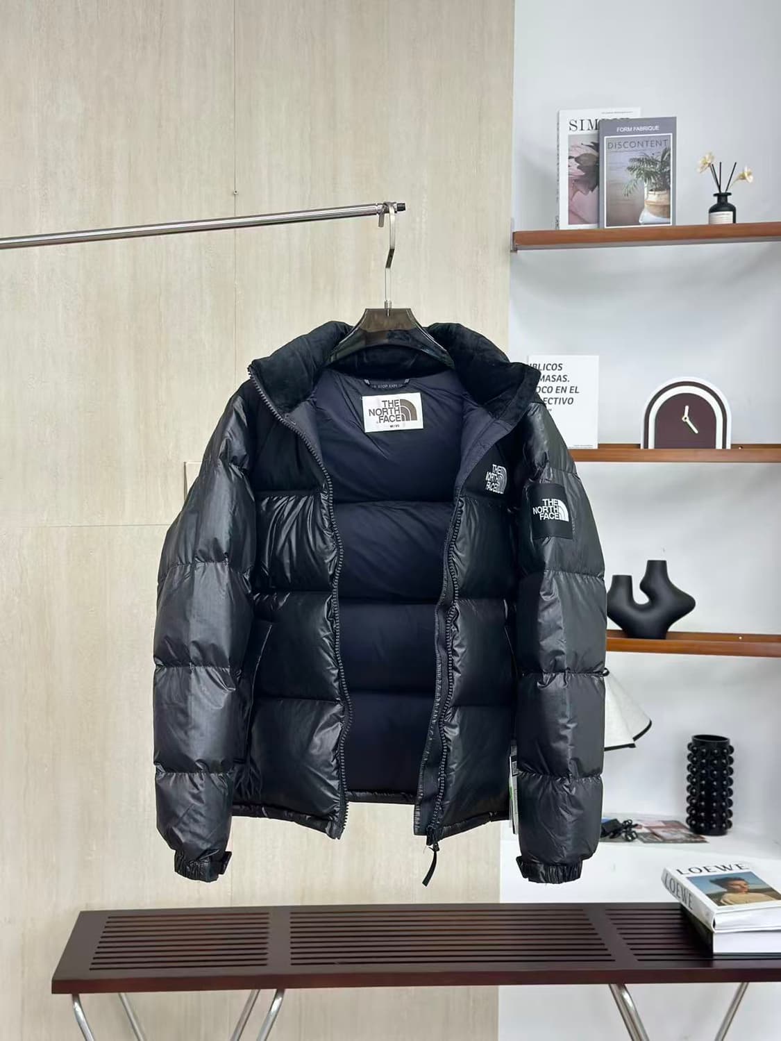 노스페이스 유광 노벨티 눕시 다운 자켓 노 레이블(옷걸이 증정) 국내매장 상품이미지5