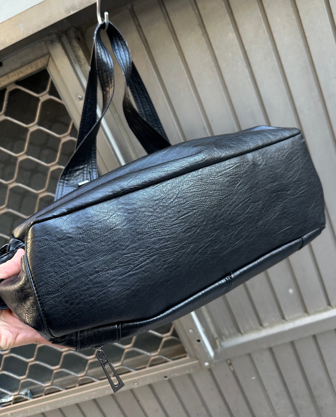 Black leather zipper point shoulder bag 상품이미지6