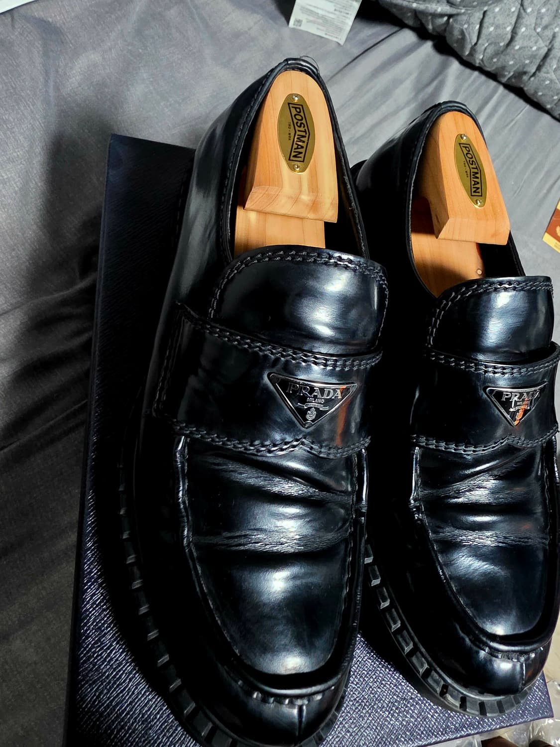 프라다 초콜릿 브러시드 가죽로퍼(가격다운) 상품이미지1