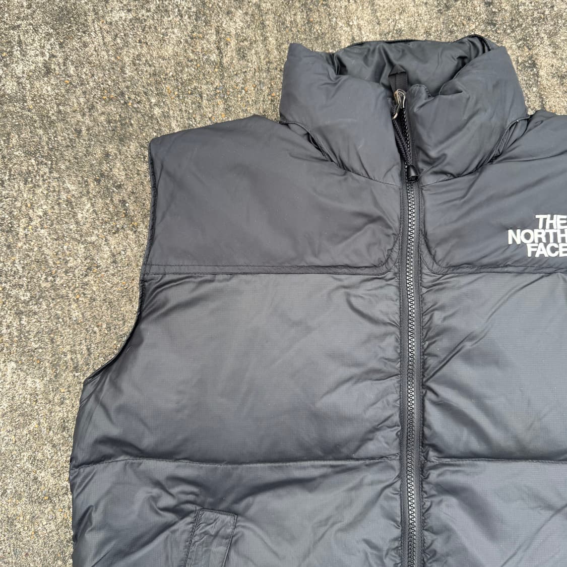 [M] TNF 노스페이스 센터로고 패딩 조끼 상품이미지3