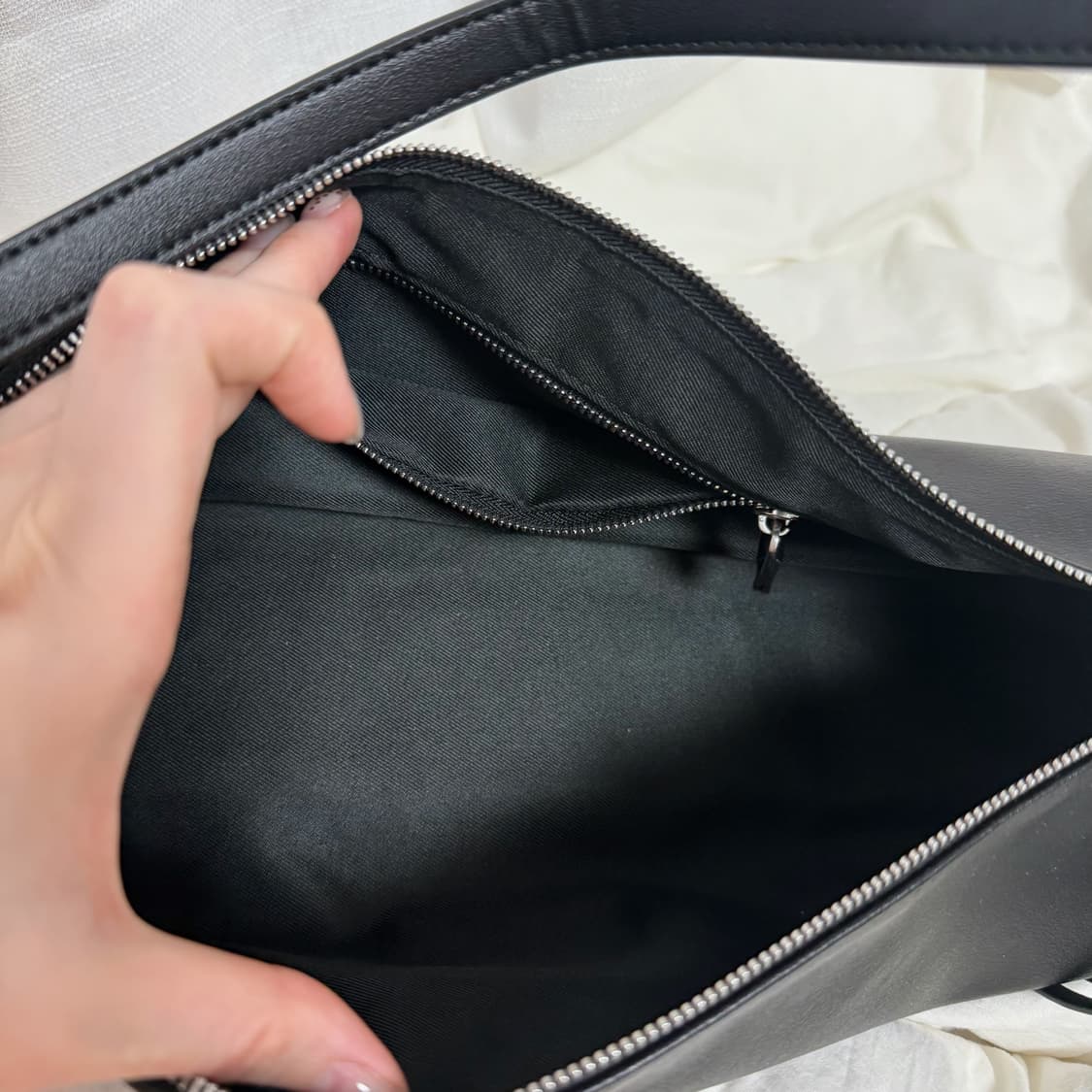 로우타이드 Rectangle Bag — 블랙 상품이미지4