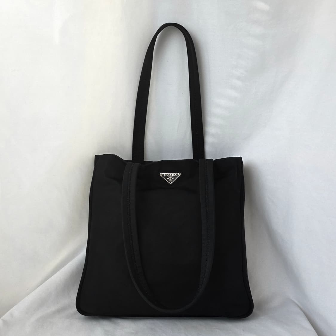 [정품 PRADA] 프라다 직사각 나일론 숄더백 쇼퍼백 상품이미지1