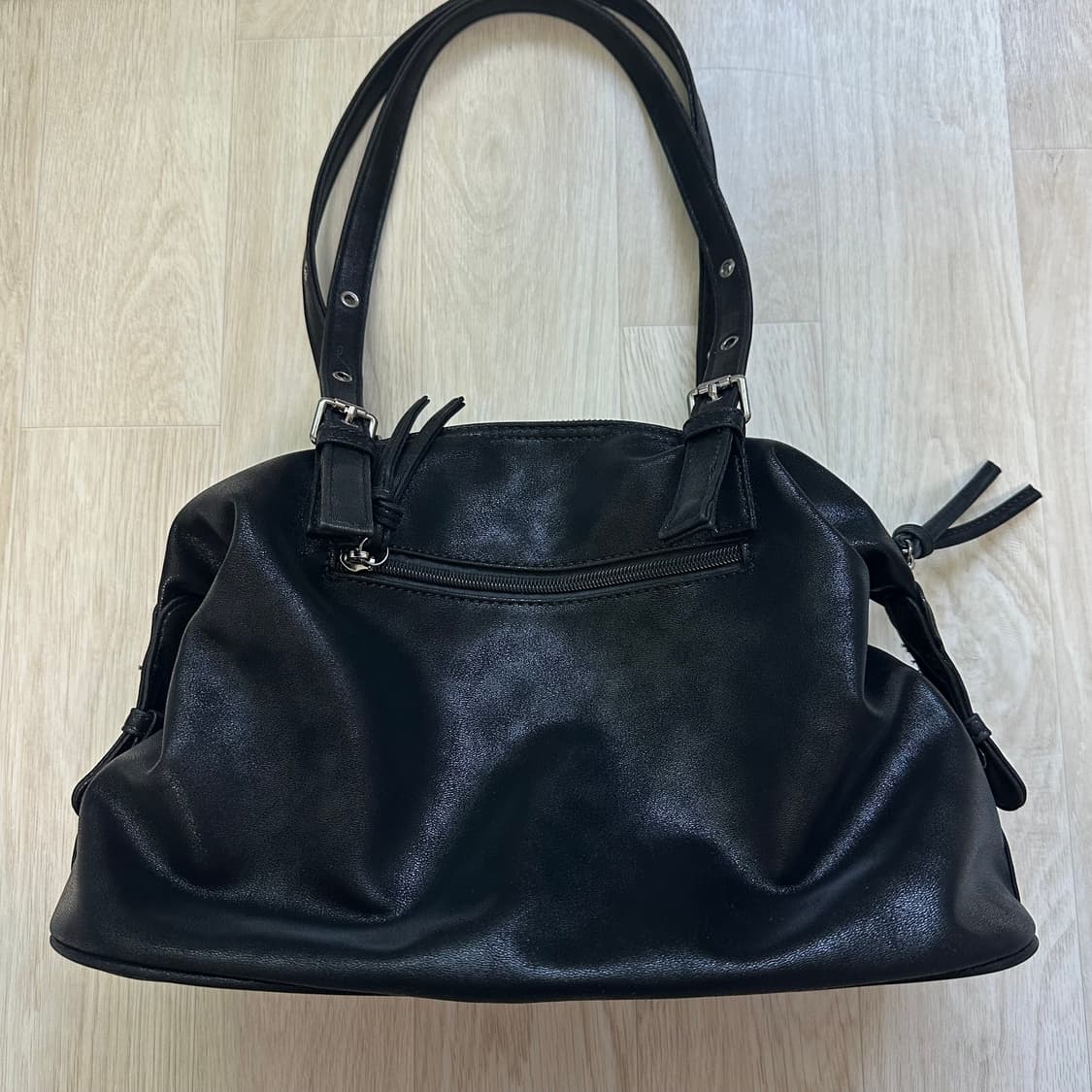 포켓 레더 숄더백 블랙 상품이미지2