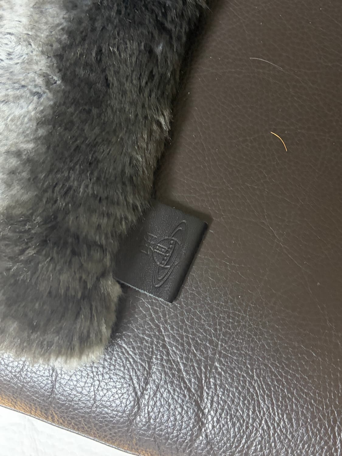 비비안 웨스트우드 퍼 머플러 후드 상품이미지2