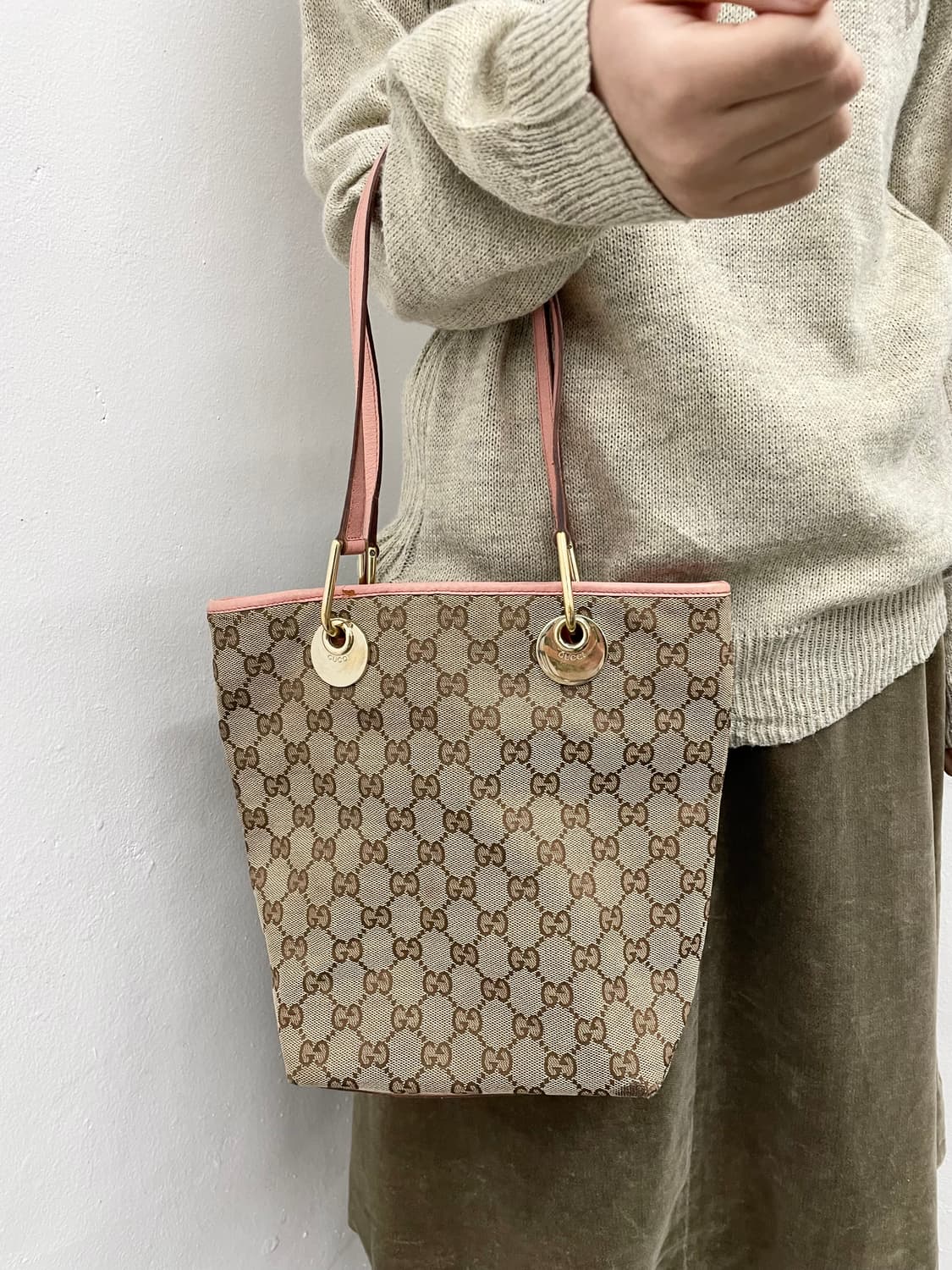 구찌 GG 모노그램 핑크 버킷 토트백 상품이미지2
