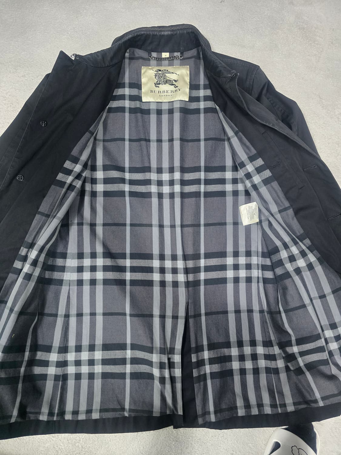 버버리 블랙 싱글 브레스티드 트렌치 코트 50 상품이미지6