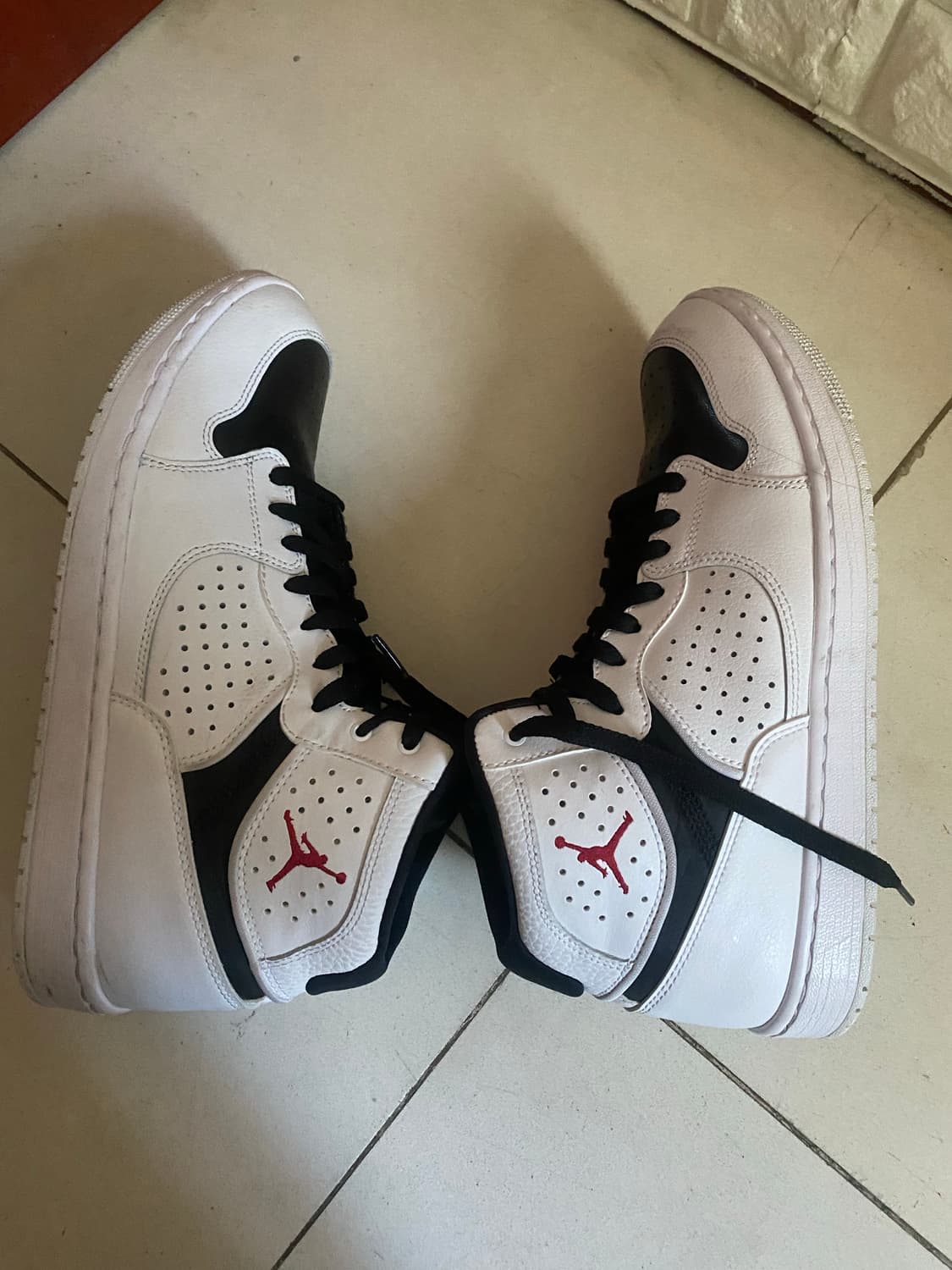 나이키 에어 조던 1 미드 (Air Jordan 1 Mid) 상품이미지1