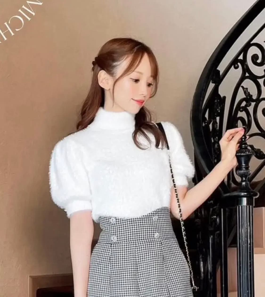 미셸마카롱 샤기 니트 탑스 화이트 상품이미지2