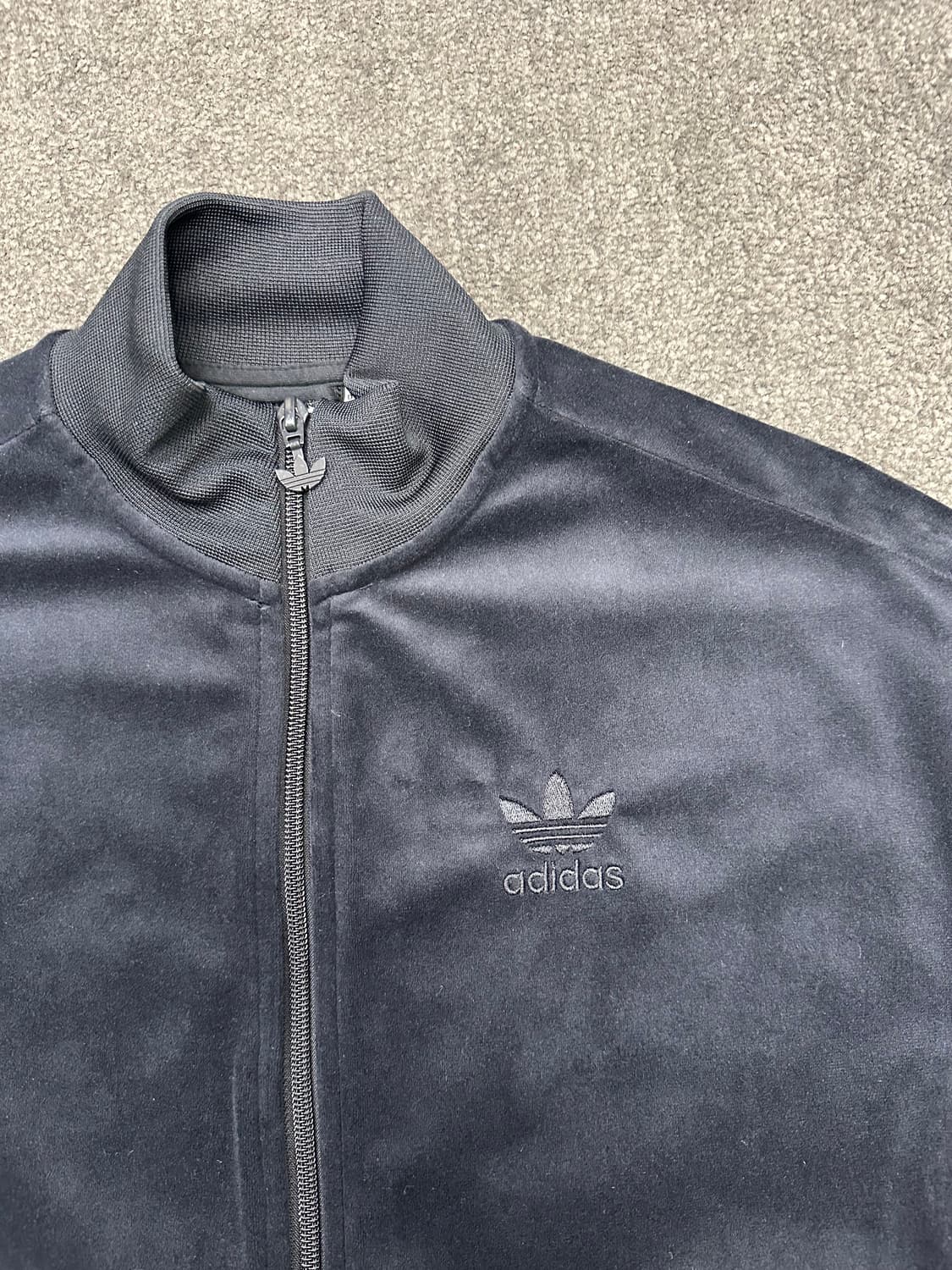 아디다스 벨벳 트랙 탑 블랙 S 상품이미지1