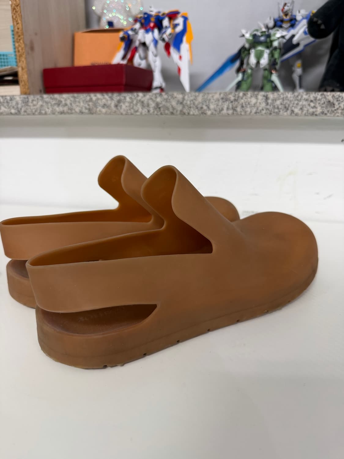 정품) 보테가베네타 남성 퍼들 러버 클로그 샌들 41 상품이미지4