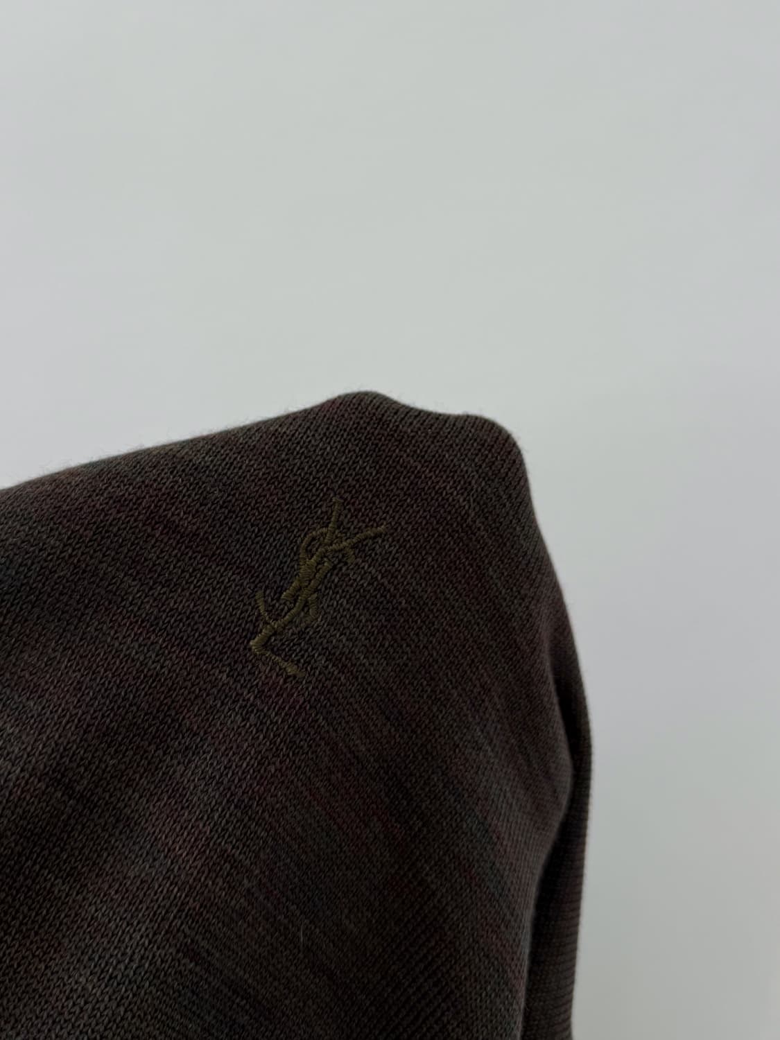 입생로랑 루즈핏 90‘s 카키브라운 울 폴라 니트 상품이미지2
