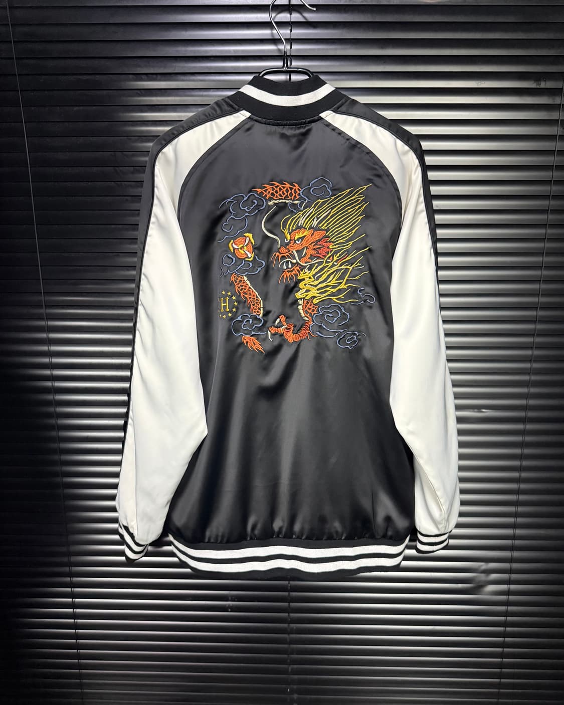 HUF 허프 용 드래곤 자수 스카쟌 스카쟌 야구 점퍼 블랙 화이트 일본 상품이미지5
