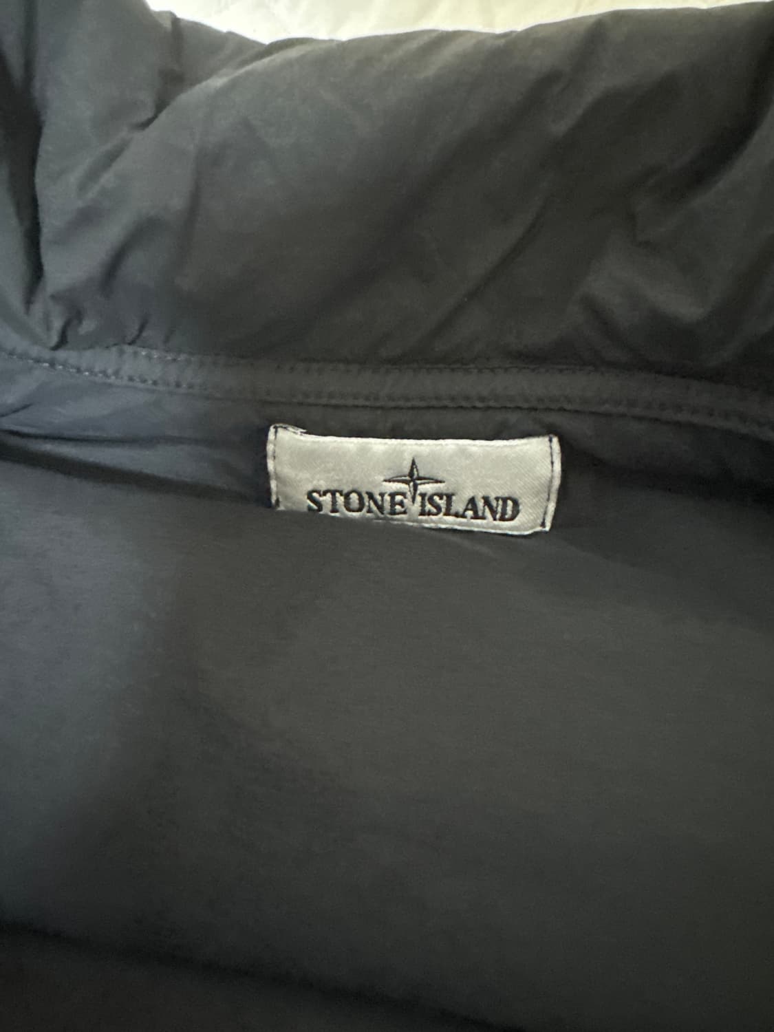 스톤아일랜드 심리스 패딩 24fw s사이즈 상품이미지4