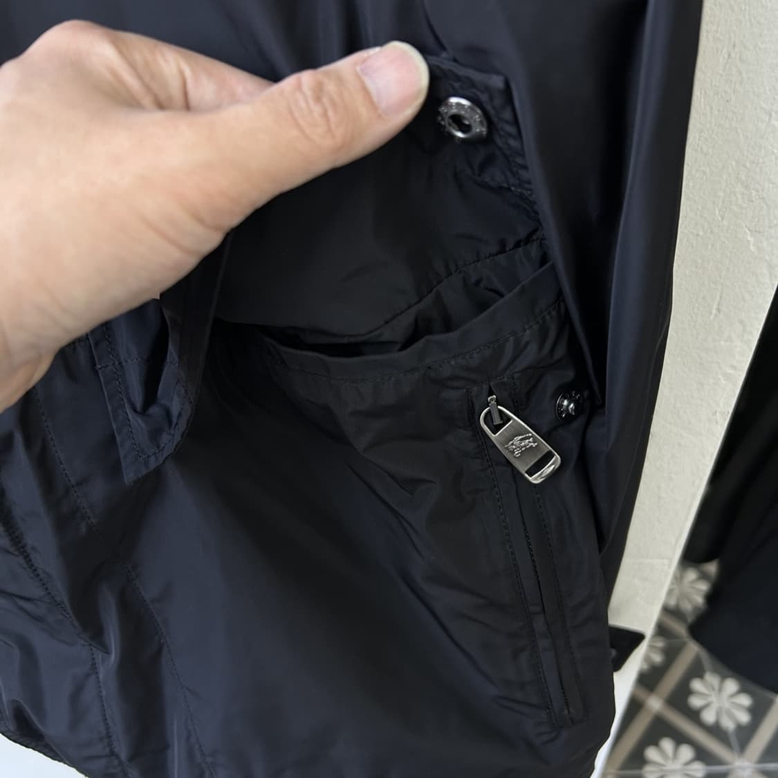 15329 - 버버리 블랙 나일론 자켓 상품이미지5