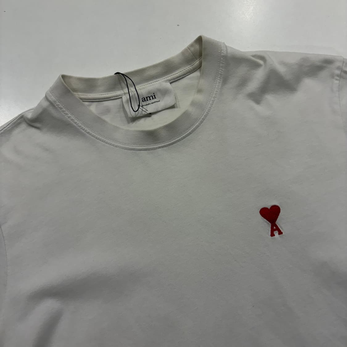 [M] 아미 스몰 하트 로고 반팔티 화이트 C98 상품이미지3