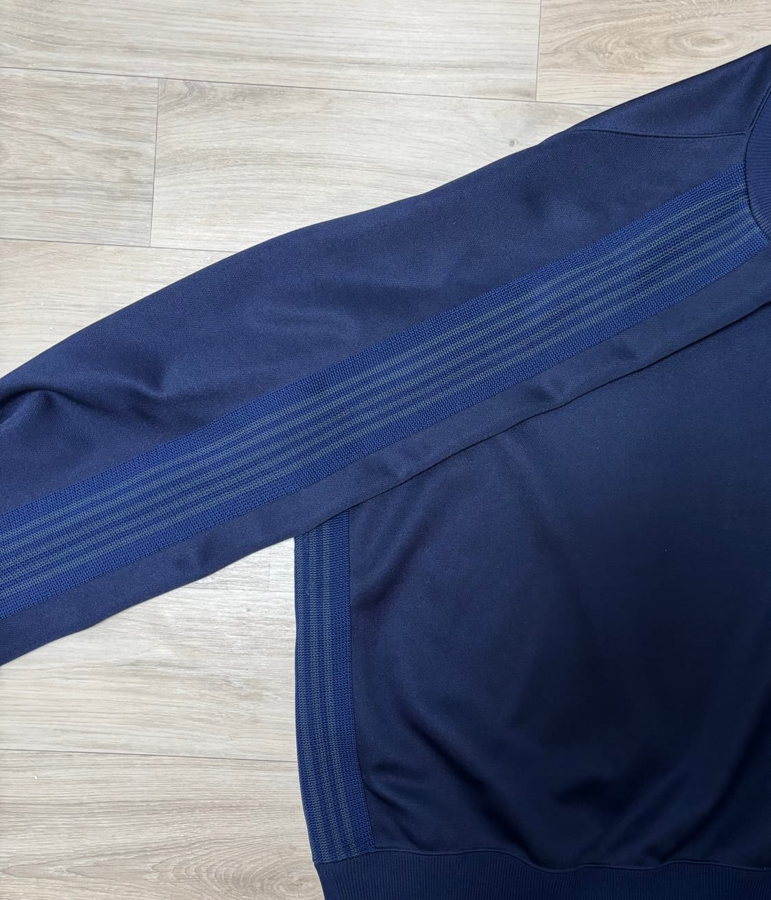 니들스 x 스튜디오스 트랙 크루넥 긴팔 맨투맨 (track) 상품이미지2