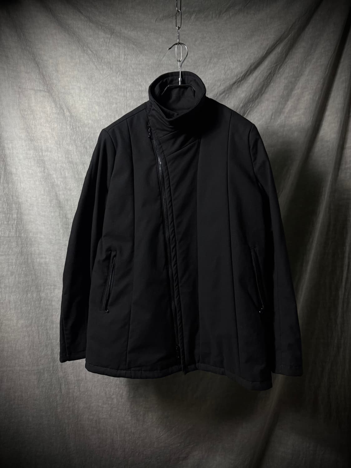 JULIUS High-Collar Asymmetric Zip Jacket 상품이미지2