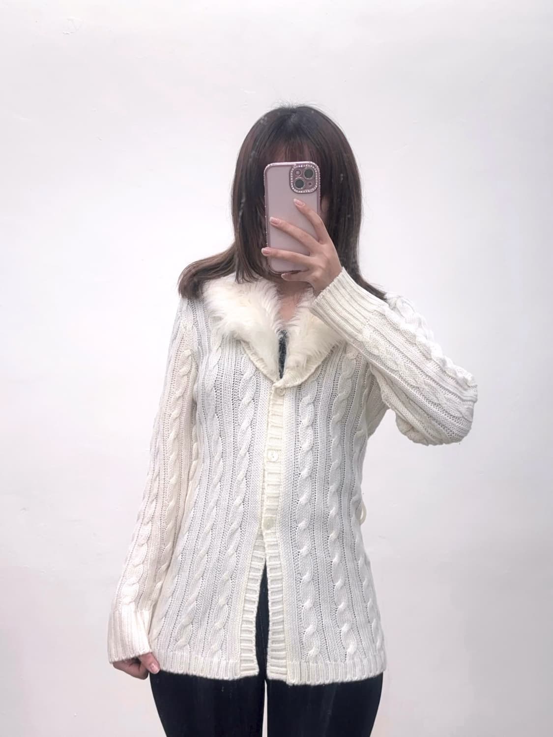 달천깔 아이보리 퍼 카라 케이블 니트가디건 (착샷o) 상품이미지7