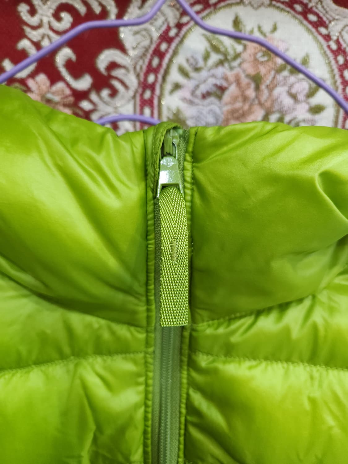 유니클로 오리털 후드 경량 패딩 점퍼
​
 상품이미지2