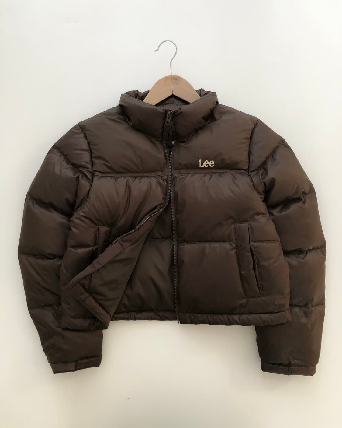 Lee 리 우먼 브라운컬러 릿지 크롭 덕다운 패딩 상품이미지4