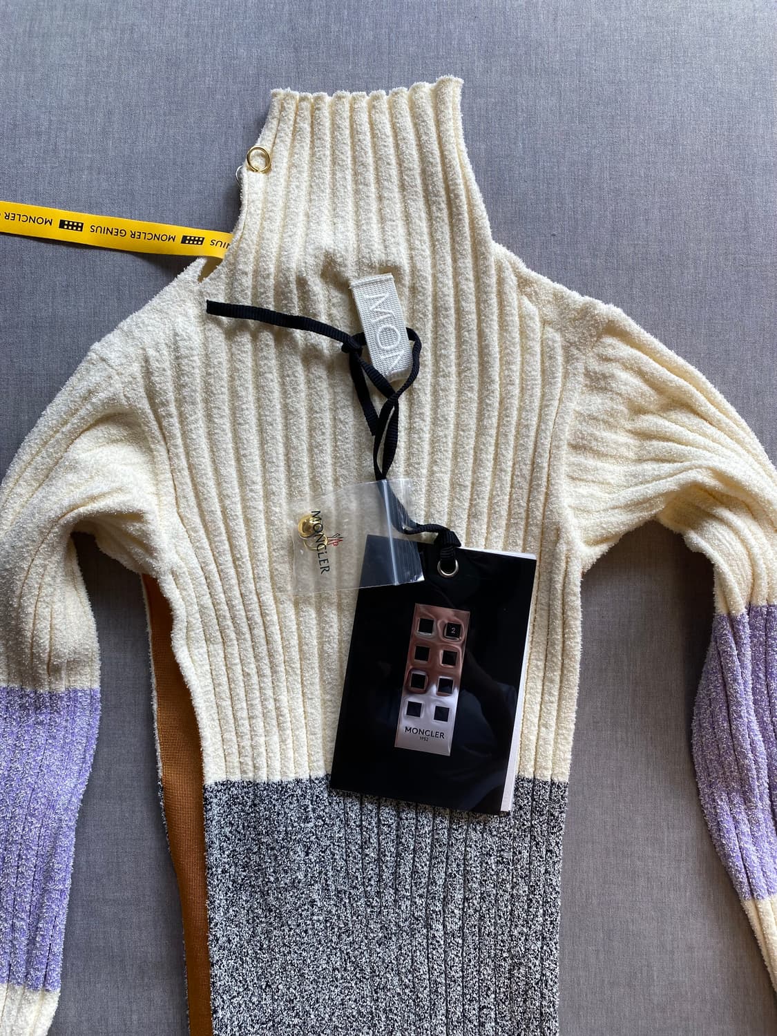 새상품💎 몽클레어 로고포인트 터틀넥 배색 울스웨터 S 상품이미지1