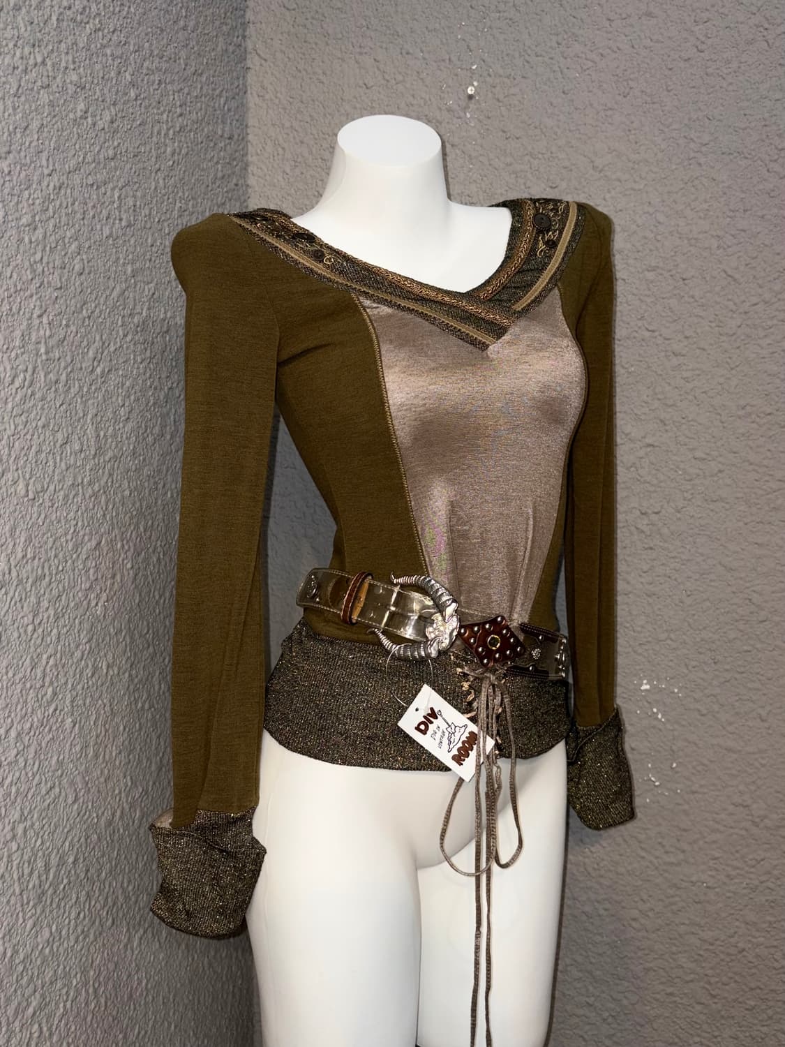 Ozz Angelo 글로시 상의 상품이미지1