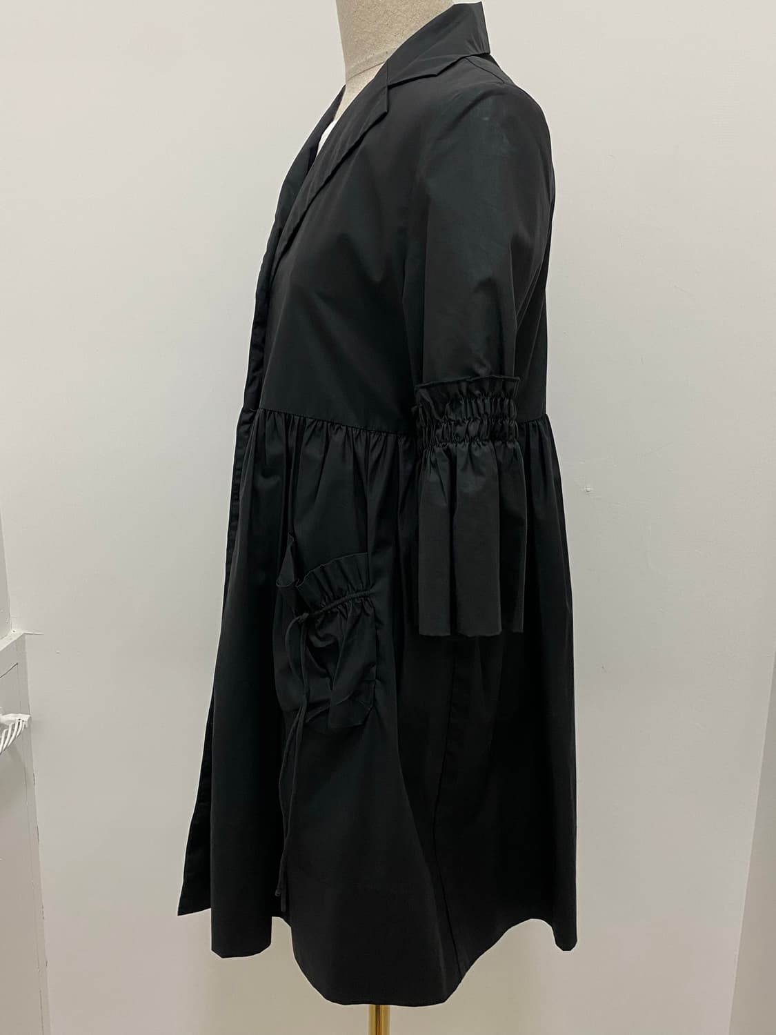 DKNY 블랙 프릴 자켓 상품이미지7