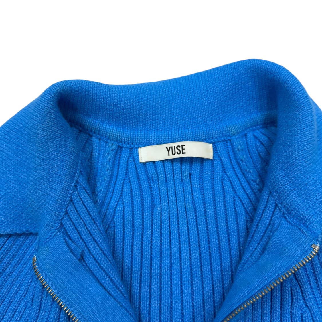 YUSE 유즈 컷아웃 숄더 니트집업 블루 상품이미지8