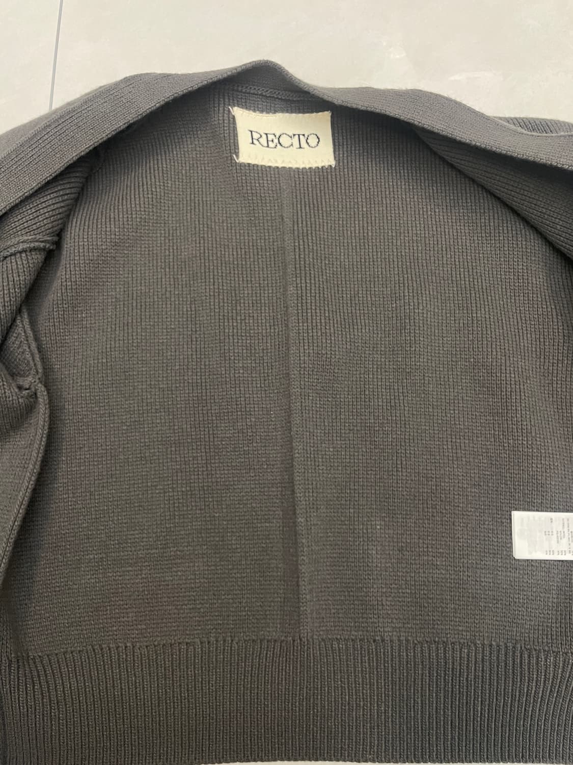 렉토 루스 컴팩트 니트 가디건 차콜 상품이미지4