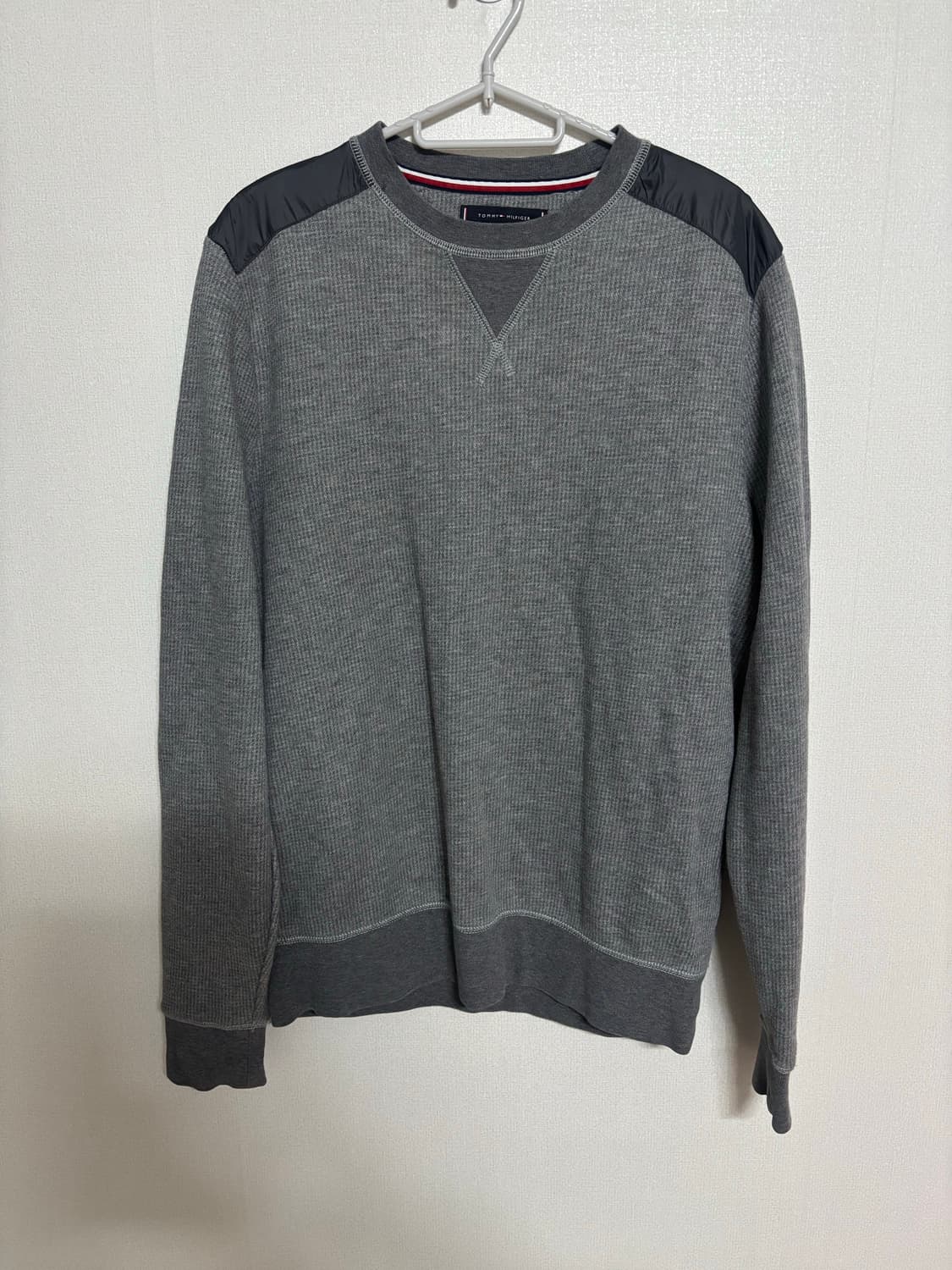 타미힐피거 나일론 패치 맨투맨(남100) 상품이미지1