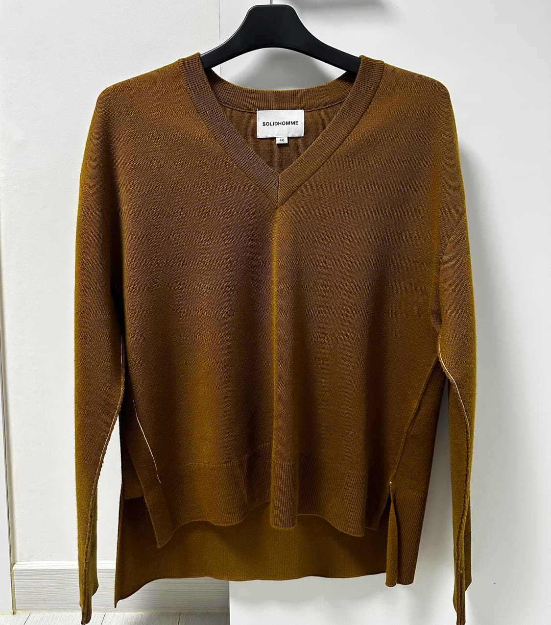 솔리드옴므 오버사이즈 브이넥 니트 상품이미지1