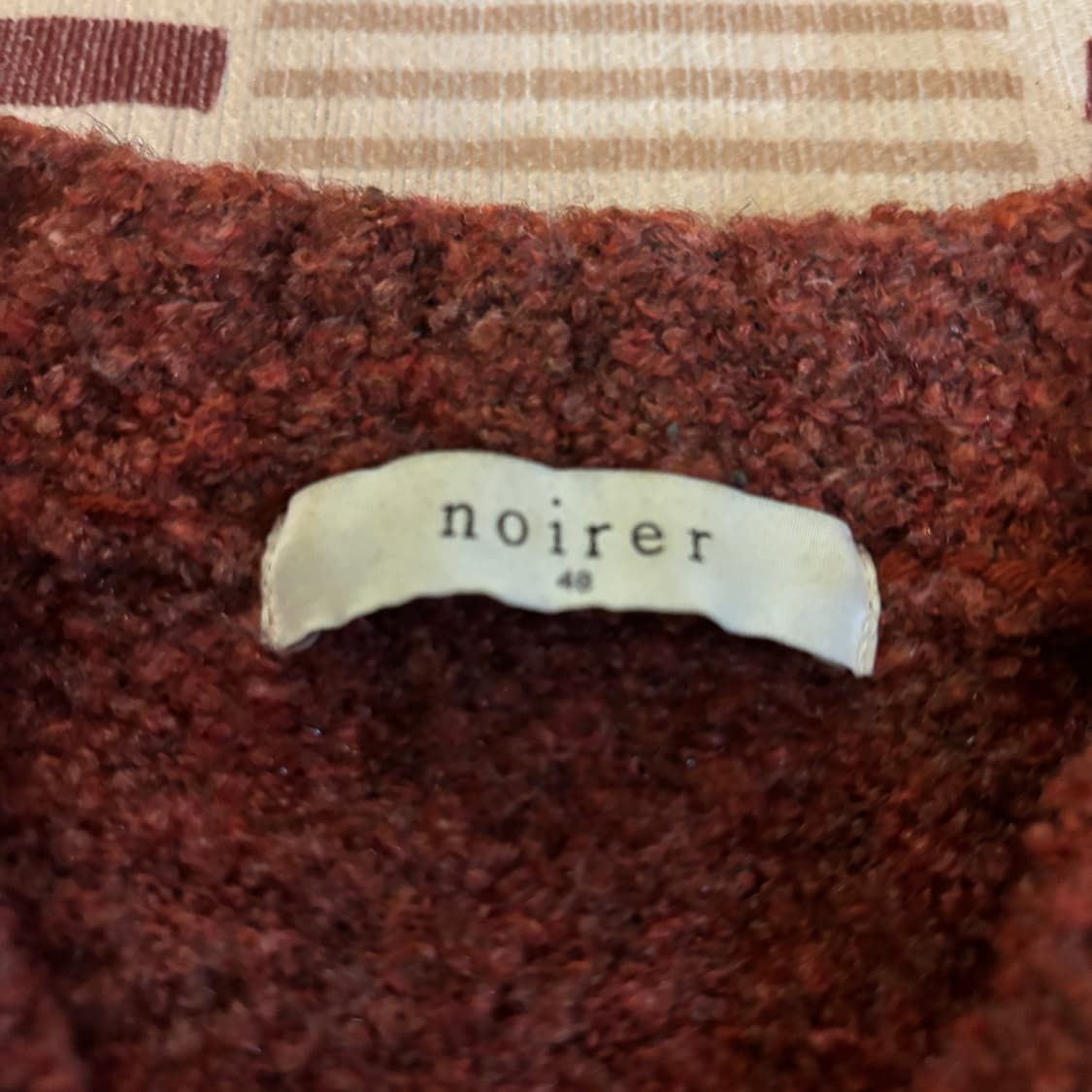 부클 브이넥 오버핏 스웨터 (레드) 상품이미지3