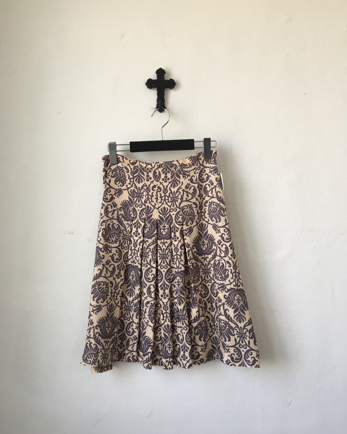 Ornament pattern pleats midi skirt 상품이미지1