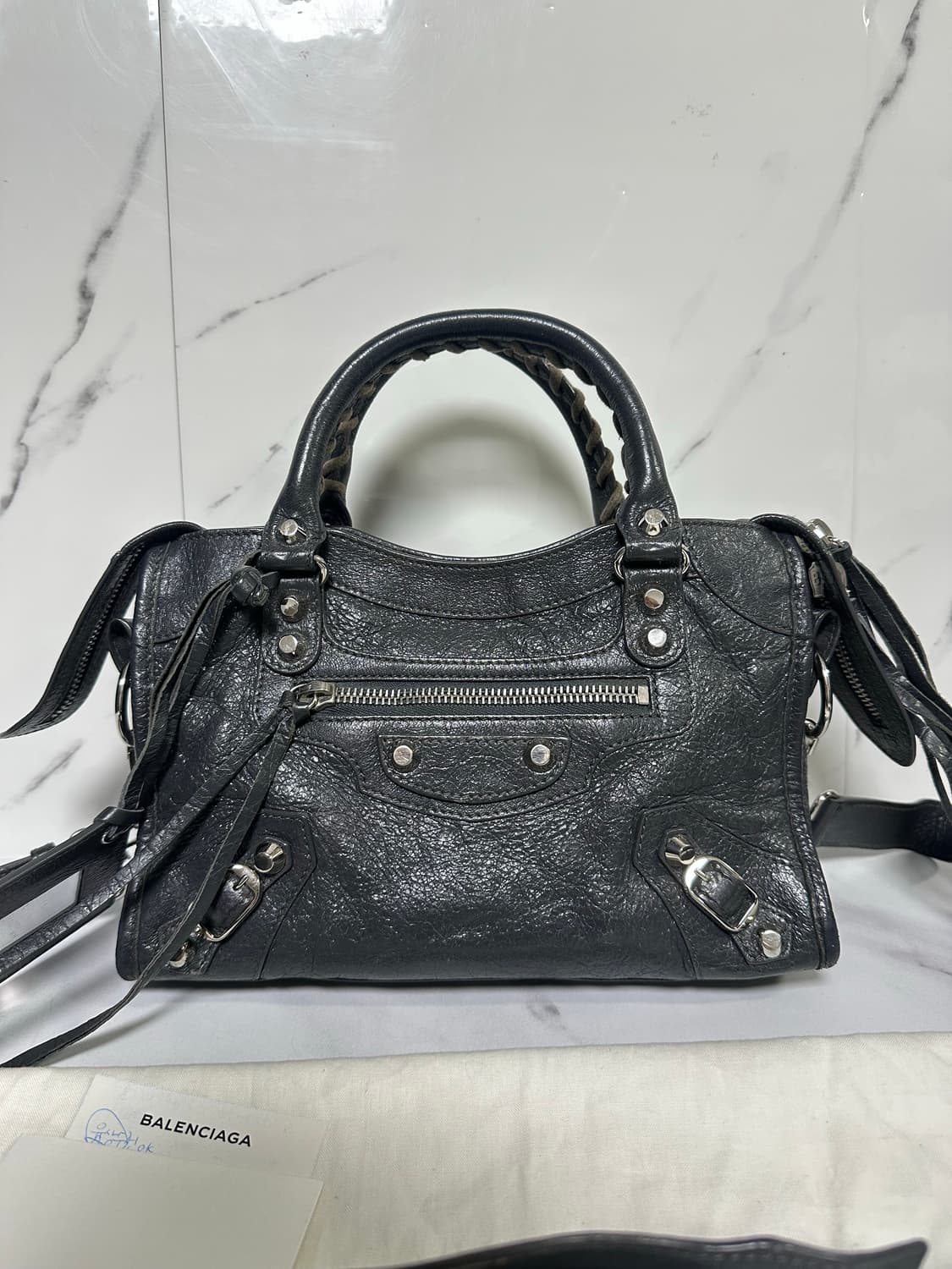 [A+ 정품] 발렌시아가 시티 모터백 미니 다크그레이 상품이미지2